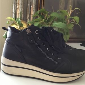 CARMELA BLACK LEATHER PLATFORM HIGH TOP SNEAKER